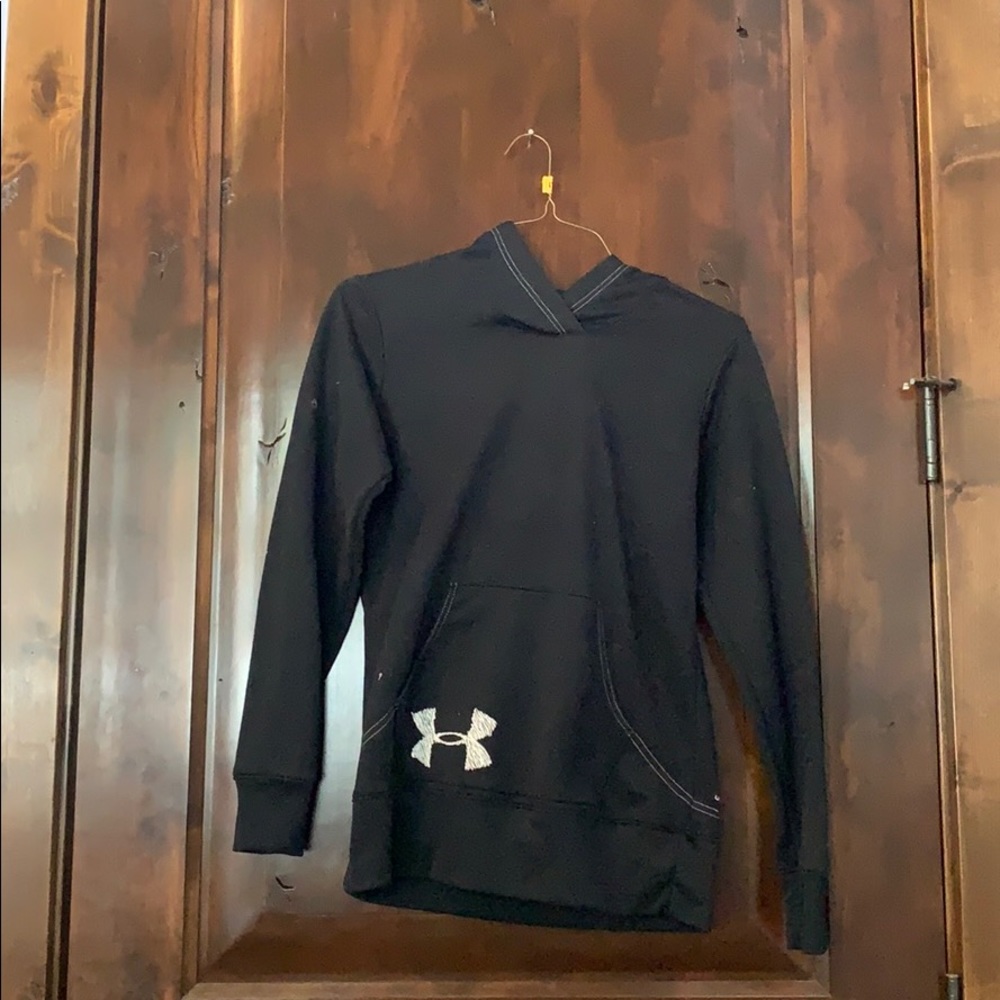 Black sweatshirt